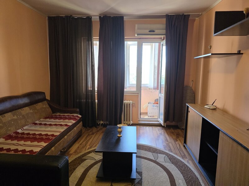 Dristor, 10 minute metrou si parc IOR, Ramnicul Sarat, bloc mixt, 1982