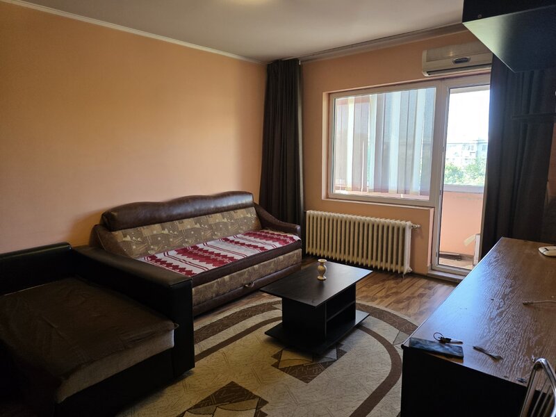 Dristor, 10 minute metrou si parc IOR, Ramnicul Sarat, bloc mixt, 1982