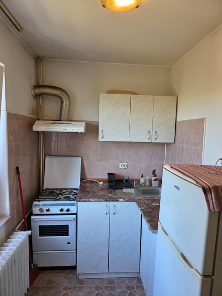 Dristor, 10 minute metrou si parc IOR, Ramnicul Sarat, bloc mixt, 1982