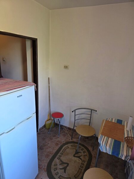 Dristor, 10 minute metrou si parc IOR, Ramnicul Sarat, bloc mixt, 1982