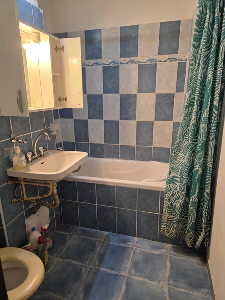 Dristor, 10 minute metrou si parc IOR, Ramnicul Sarat, bloc mixt, 1982