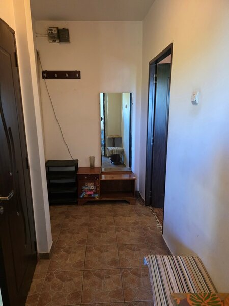 Dristor, 10 minute metrou si parc IOR, Ramnicul Sarat, bloc mixt, 1982