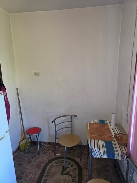 Dristor, 10 minute metrou si parc IOR, Ramnicul Sarat, bloc mixt, 1982