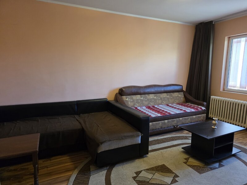 Dristor, 10 minute metrou si parc IOR, Ramnicul Sarat, bloc mixt, 1982